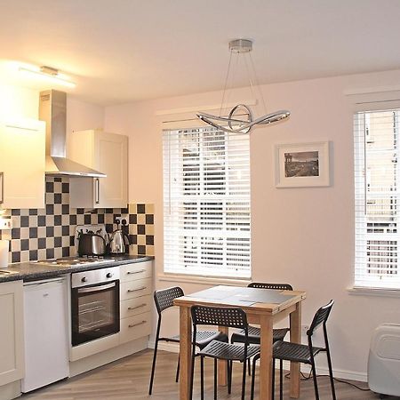Cosy Castle Apartment เอดินบะระ ภายนอก รูปภาพ